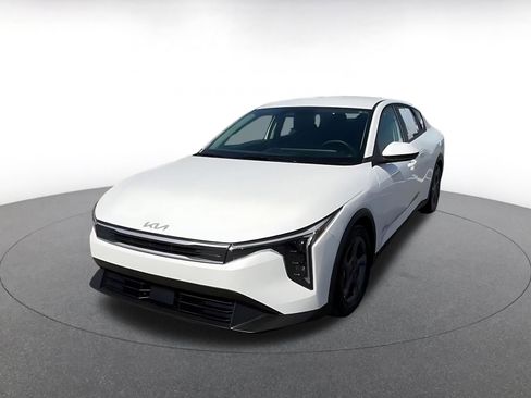 Used 2025 Kia K4 LXS image 7