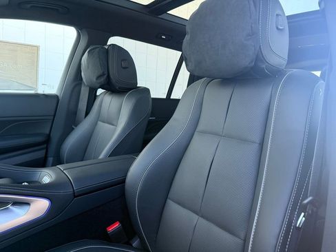 Used 2026 Mercedes-Benz GLS 580 4MATIC image 5