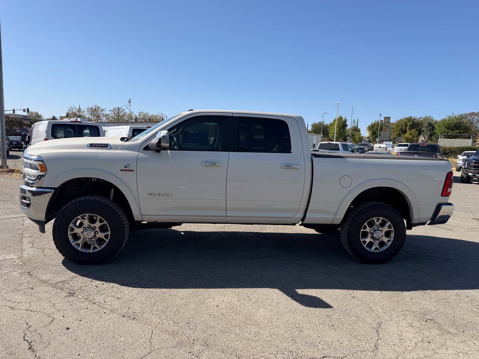 Used 2022 RAM 2500 Laramie AWD/4WD image 2