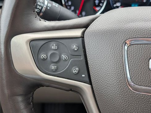 Used 2018 GMC Acadia Denali w/ Technology Package FWD image 25