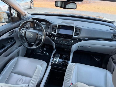 Used 2018 Honda Pilot Touring image 30