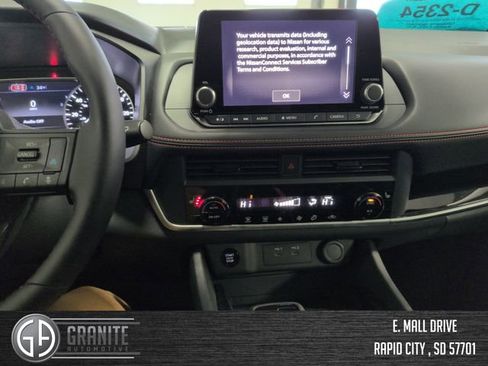 New 2026 Nissan Rogue SV AWD/4WD image 17