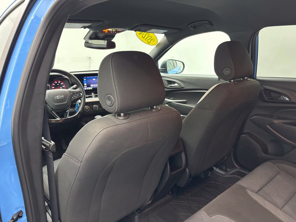 Used 2024 Chevrolet Trax RS w/ Driver Confidence Package FWD image 34