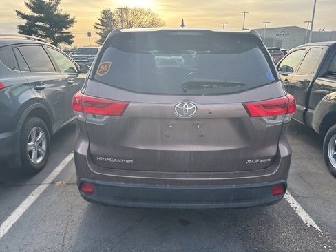 Used 2017 Toyota Highlander XLE image 5