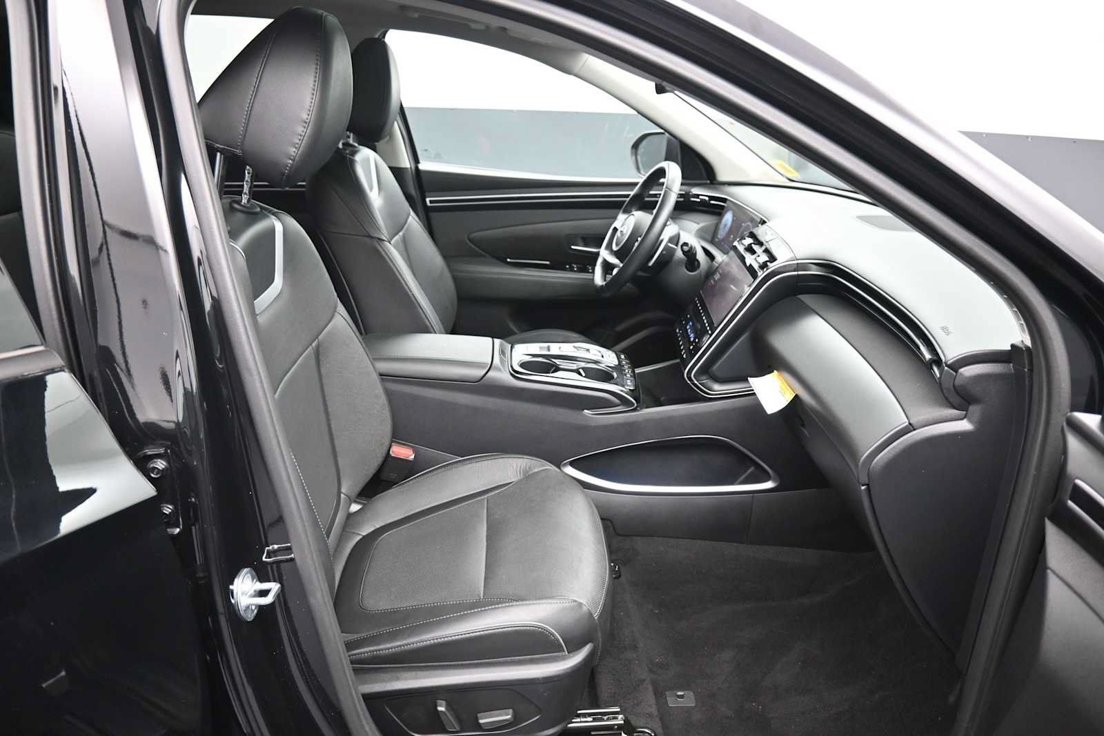 Certified 2024 Hyundai Tucson Limited AWD/4WD image 28