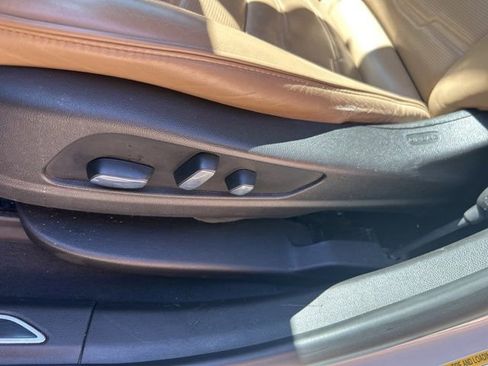 Used 2018 Cadillac XT5 Platinum w/ Driver Assist Package AWD/4WD image 10