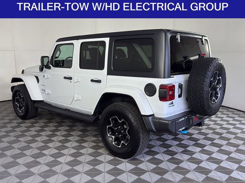Used 2023 Jeep Wrangler Unlimited Sahara w/ Cold Weather Group AWD/4WD image 7