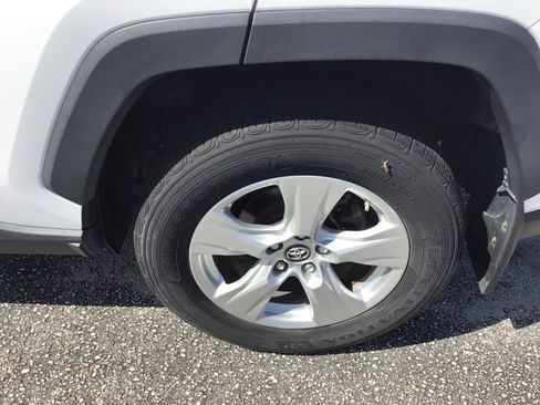 Used 2019 Toyota RAV4 XLE w/ Convenience Package AWD/4WD image 17
