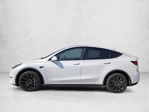 Used 2021 Tesla Model Y Long Range AWD/4WD image 8