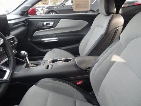 Certified 2024 Ford Mustang Coupe image 5