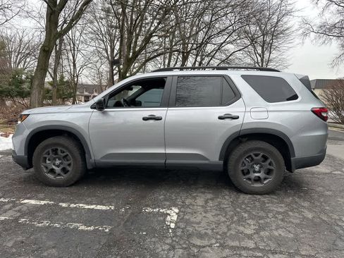 Used 2024 Honda Pilot TrailSport image 22