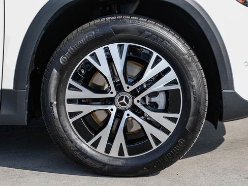 Used 2025 Mercedes-Benz GLA 250 4MATIC image 9