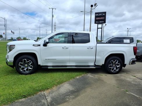 Used 2024 GMC Sierra 1500 SLT w/ SLT Premium Plus Package AWD/4WD image 4