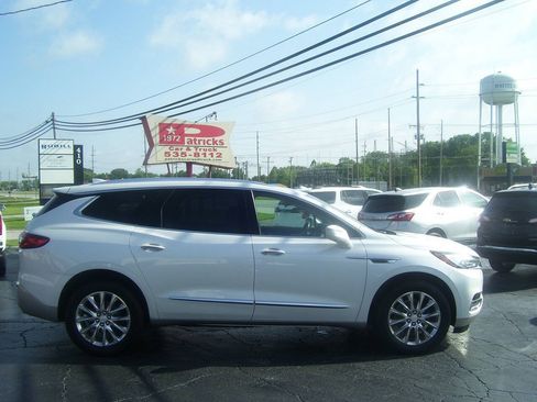 Used 2018 Buick Enclave Premium FWD image 2