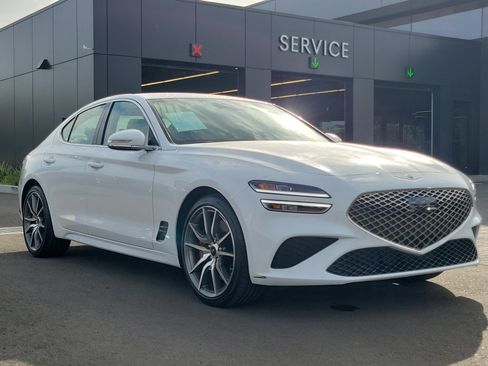 Certified 2025 Genesis G70 2.5T image 28