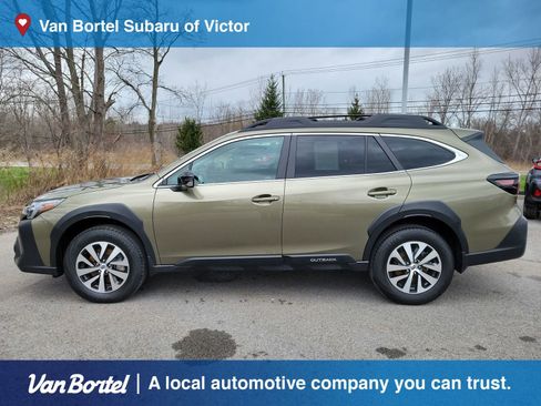 Certified 2025 Subaru Outback Premium AWD/4WD image 2