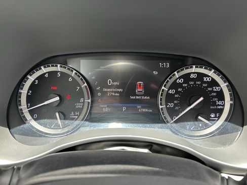 Used 2020 Toyota Highlander XLE AWD/4WD image 28