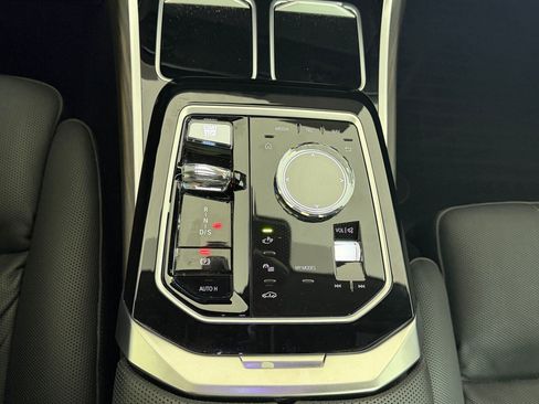 Used 2024 BMW 760i xDrive w/ Executive Package AWD/4WD image 16