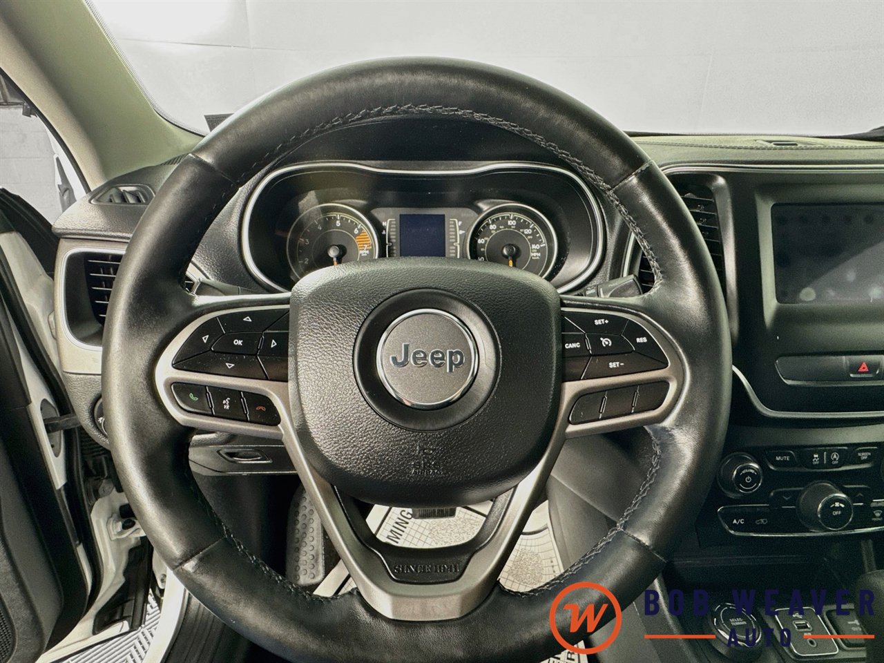 Used 2019 Jeep Cherokee Latitude w/ Cold Weather Group AWD/4WD image 13