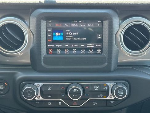 Used 2019 Jeep Wrangler Unlimited Sahara image 22