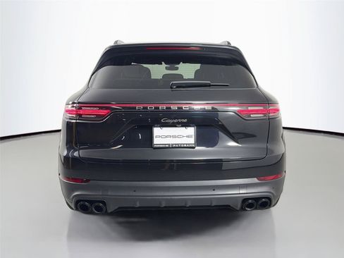 Certified 2022 Porsche Cayenne Platinum Edition w/ Premium Package Plus AWD/4WD image 6