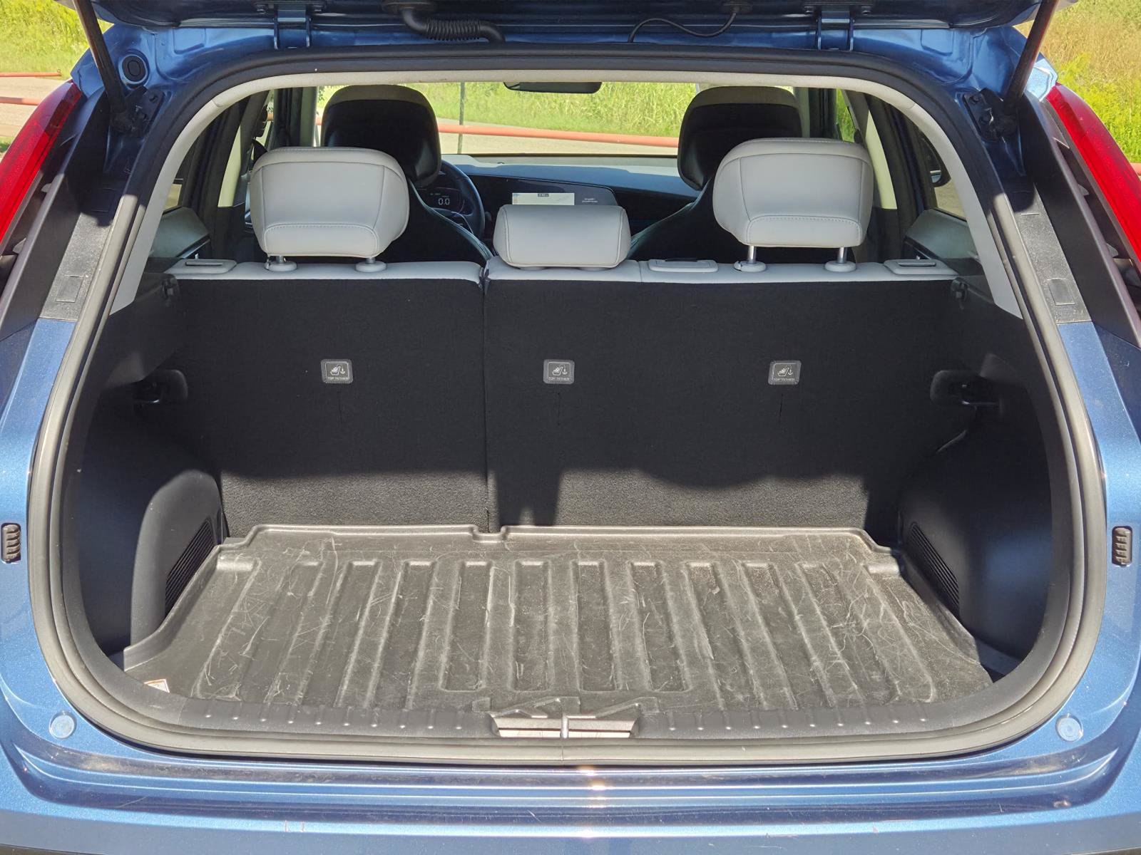 Used 2023 Kia Niro EX Touring FWD image 9