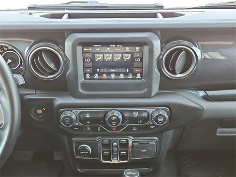 Used 2021 Jeep Wrangler Unlimited Sahara image 22