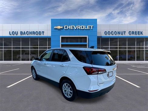 Used 2022 Chevrolet Equinox LS w/ LS Convenience Package image 6