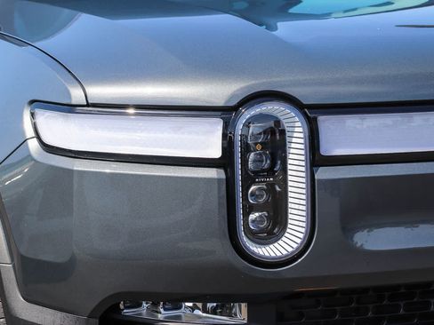 Used 2023 Rivian R1S Launch Edition AWD/4WD image 8