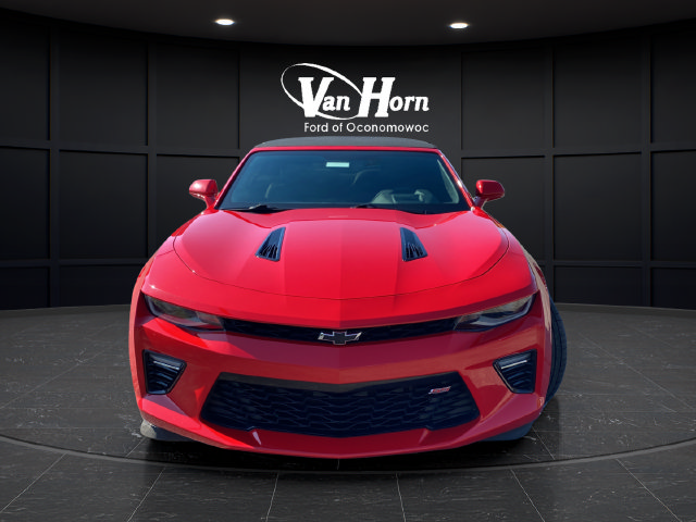 Used 2018 Chevrolet Camaro SS RWD image 2