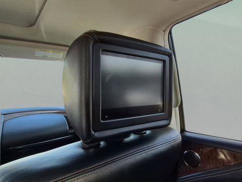 Used 2018 Nissan Armada Platinum w/ Captain Seat Package RWD image 18