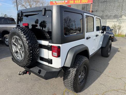 Used 2018 Jeep Wrangler Unlimited Rubicon w/ Connectivity Group image 7