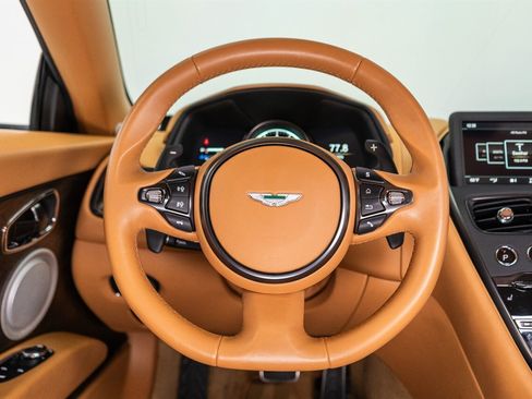 Used 2017 Aston Martin DB11 V12 RWD image 96