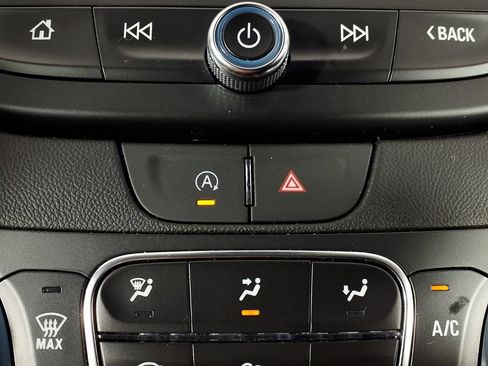 Used 2025 Chevrolet Malibu LT FWD image 21