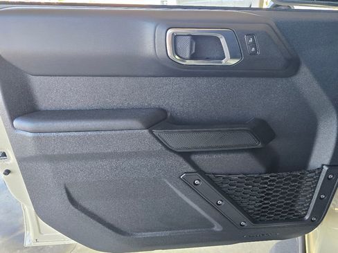 New 2025 Ford Bronco Badlands image 15