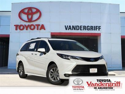 New 2025 Toyota Sienna XLE