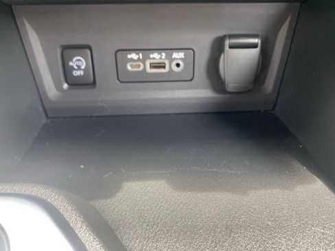 Certified 2025 Nissan Sentra SR w/ SR Premium Package FWD image 33