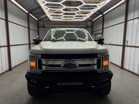 Used 2019 Ford F250 XLT w/ XLT Premium Package AWD/4WD image 2
