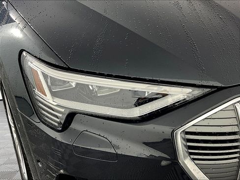 Used 2019 Audi e-tron Prestige AWD/4WD image 27