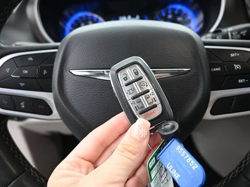 Used 2023 Chrysler Voyager LX FWD image 34
