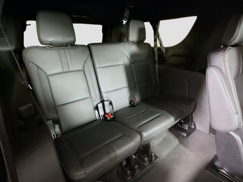 Used 2025 Chevrolet Suburban RST w/ RST Capability Package AWD/4WD image 28