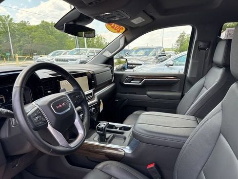 Used 2024 GMC Sierra 1500 Elevation w/ Elevation Premium Package AWD/4WD image 10