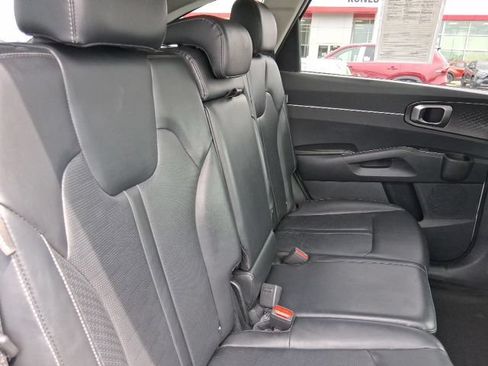 Used 2024 Kia Sorento S AWD/4WD image 16