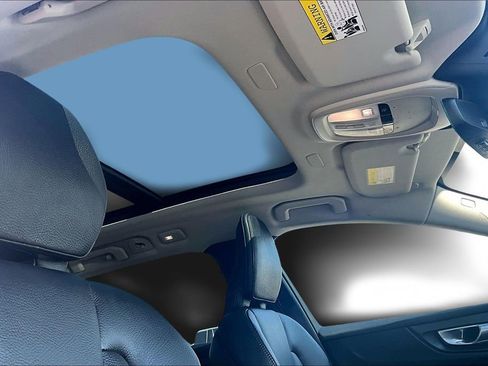 Used 2024 Volvo V60 B5 Cross Country Plus image 22