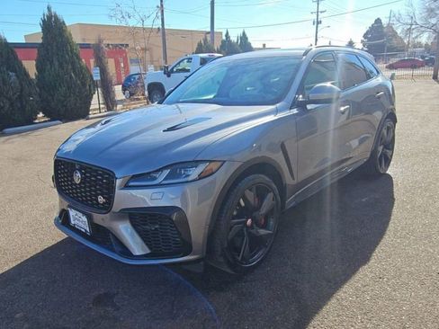 Used 2023 Jaguar F-PACE SVR image 3