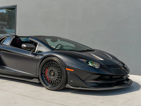 Used 2020 Lamborghini Aventador SVJ AWD/4WD image 45