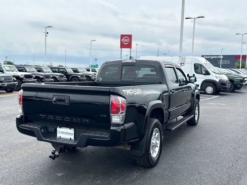 Used 2021 Toyota Tacoma TRD Sport AWD/4WD image 3