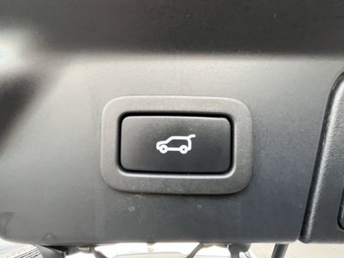 Certified 2021 Land Rover Range Rover Velar S image 35