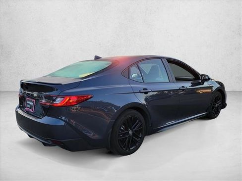 Used 2026 Toyota Camry SE FWD image 5