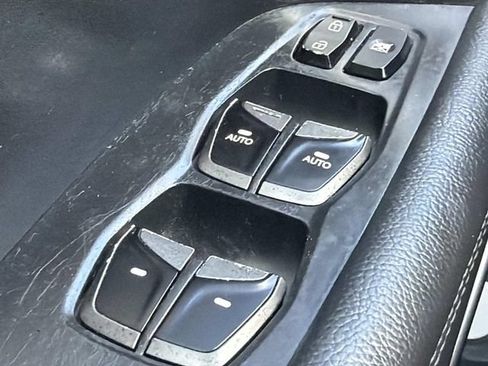 Used 2017 Hyundai Santa Fe Sport FWD image 27